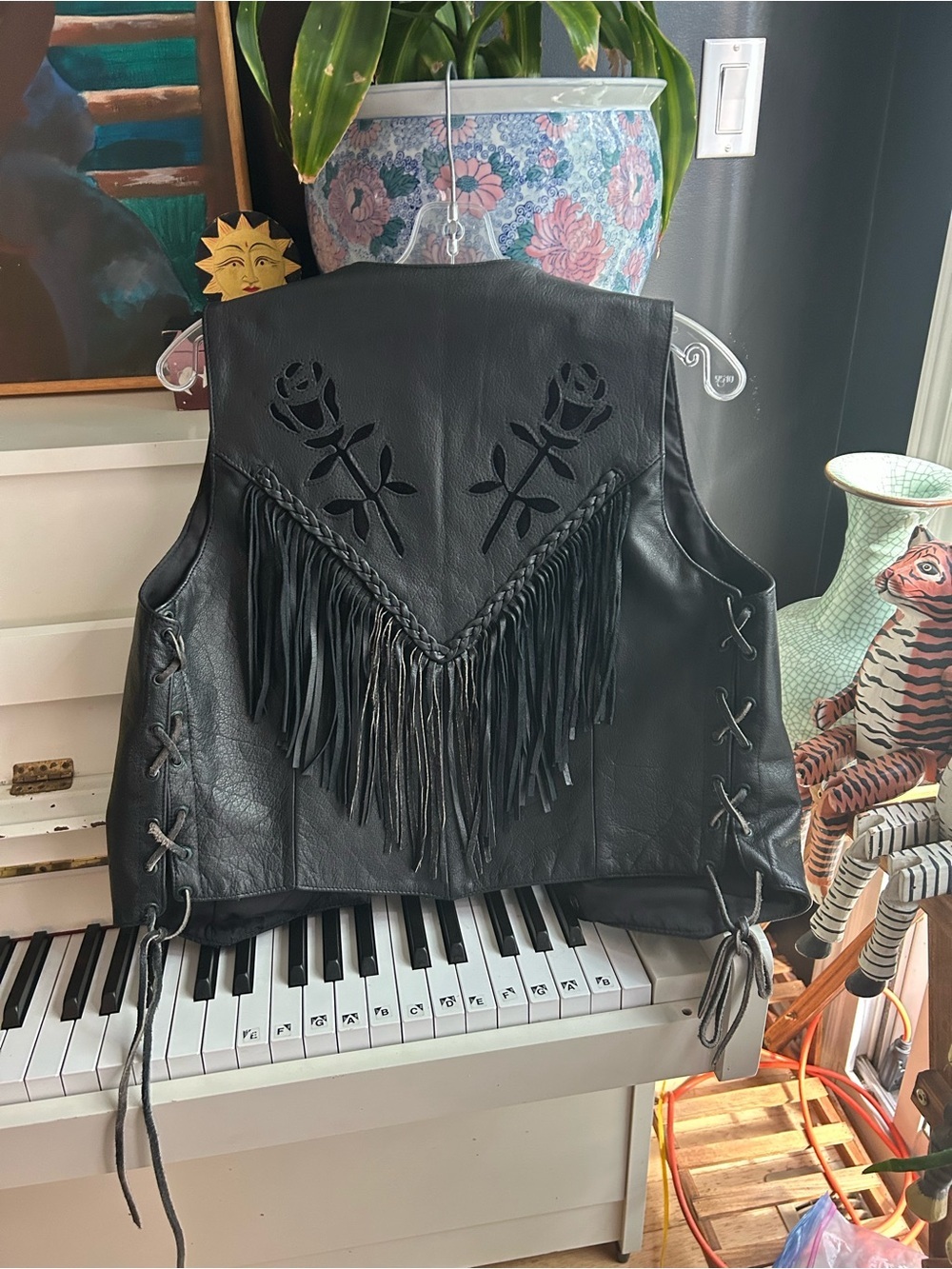 Vintage MOB Black Genuine Leather Fringe Western Vest Size 14 - Picture 8 of 16
